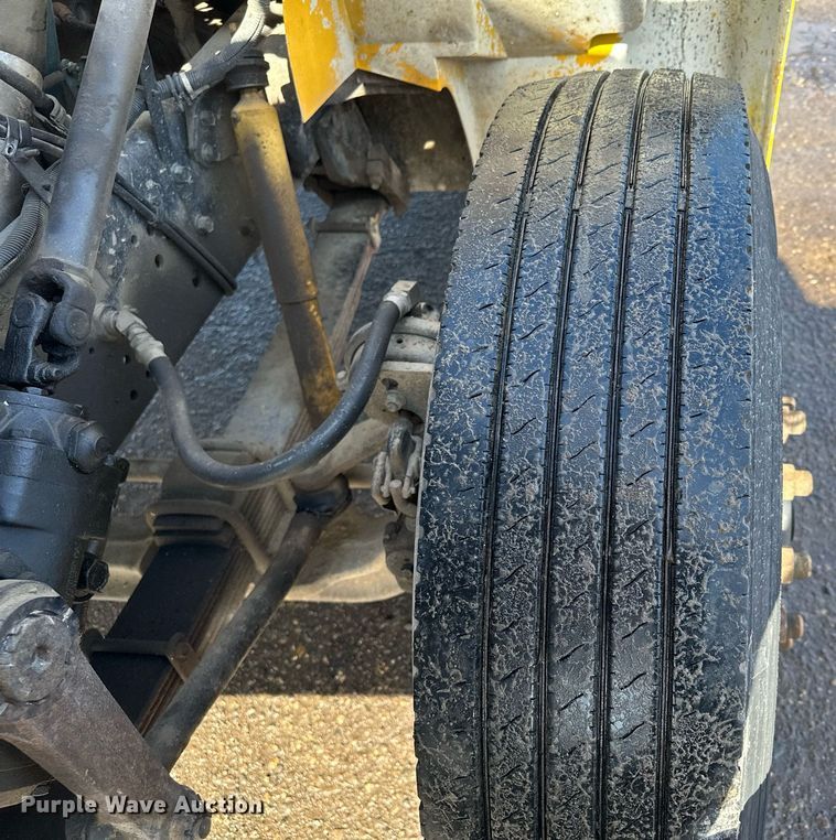 image for item KU9911 1993 International 4900  dump truck