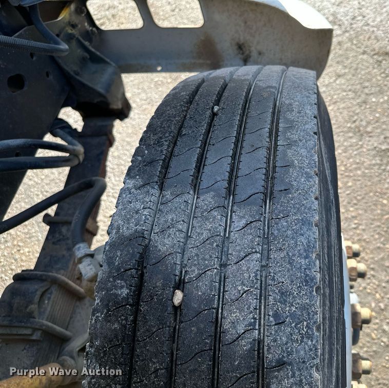 image for item KU9911 1993 International 4900  dump truck