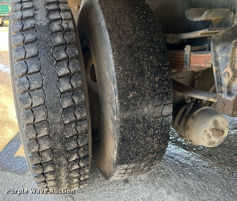 image for item KU9911 1993 International 4900  dump truck