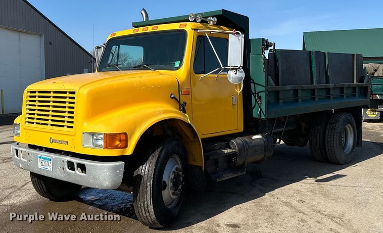 image for item KU9912 1993 International  dump truck