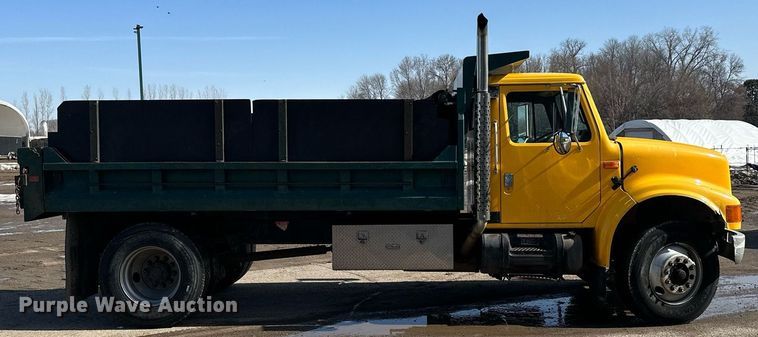 image for item KU9912 1993 International  dump truck