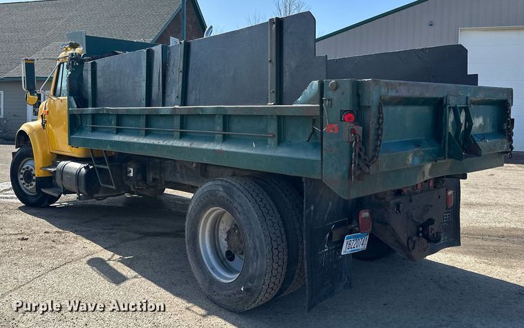 image for item KU9912 1993 International  dump truck