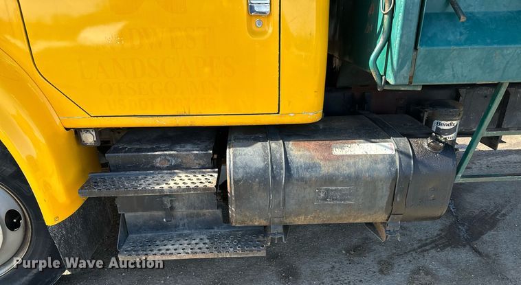 image for item KU9912 1993 International  dump truck