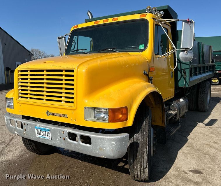 image for item KU9912 1993 International  dump truck