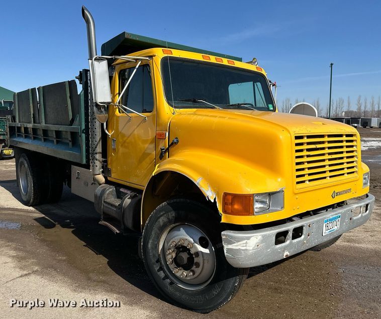 image for item KU9912 1993 International  dump truck