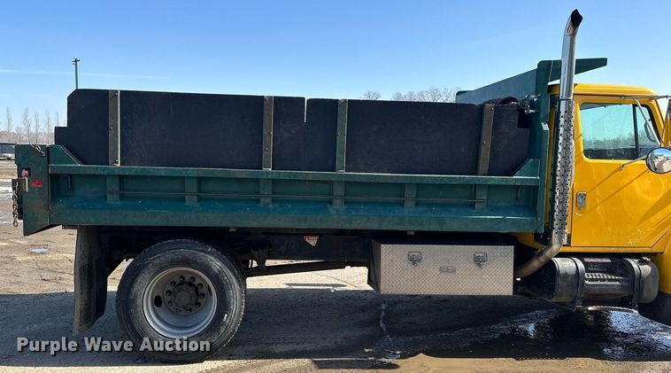 image for item KU9912 1993 International  dump truck