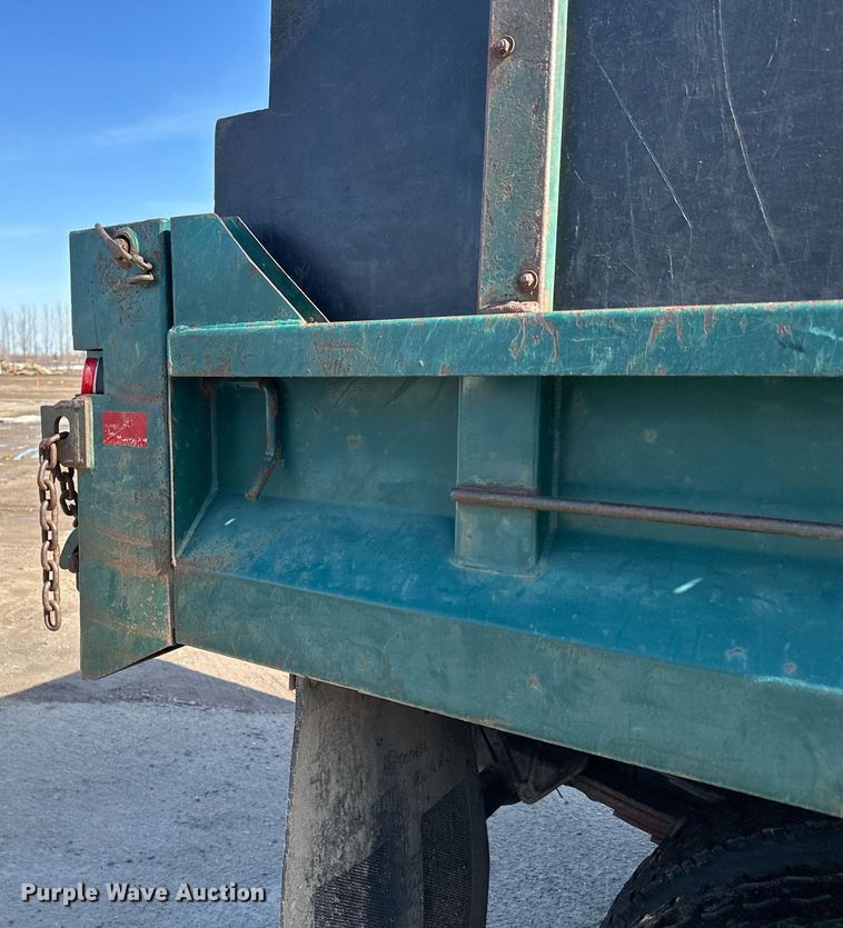 image for item KU9912 1993 International  dump truck