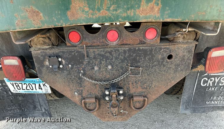 image for item KU9912 1993 International  dump truck