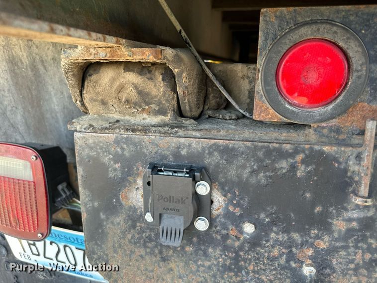 image for item KU9912 1993 International  dump truck