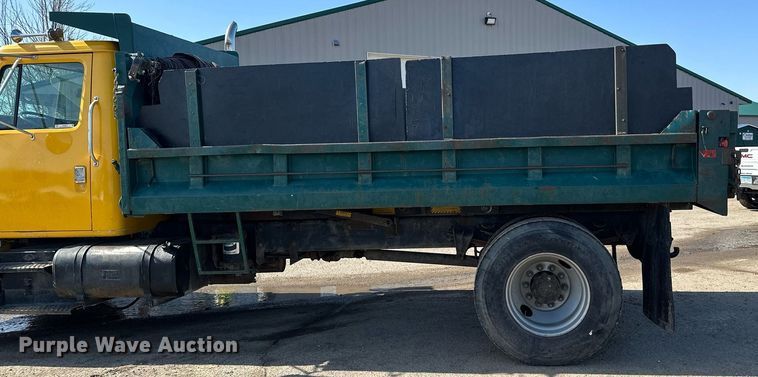 image for item KU9912 1993 International  dump truck