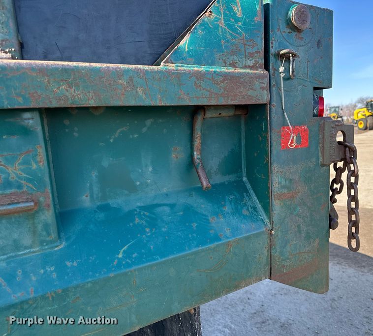 image for item KU9912 1993 International  dump truck