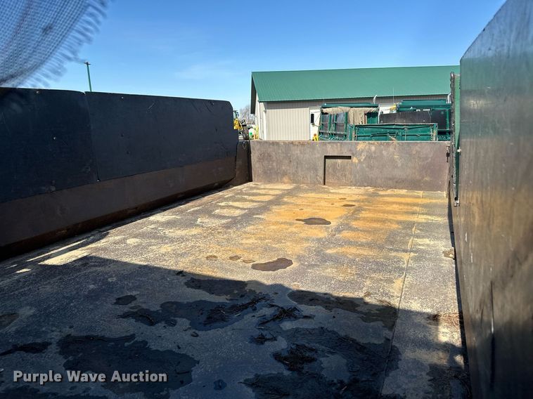 image for item KU9912 1993 International  dump truck