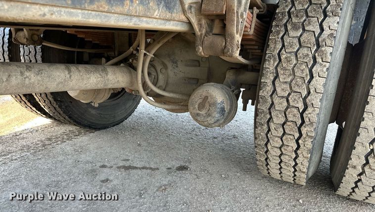 image for item KU9912 1993 International  dump truck