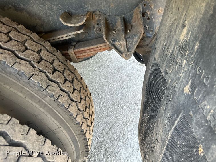 image for item KU9912 1993 International  dump truck