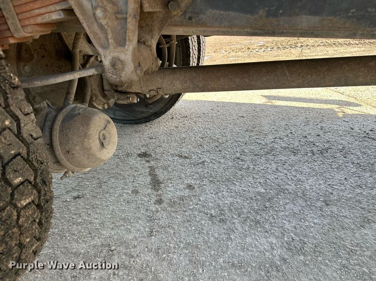 image for item KU9912 1993 International  dump truck