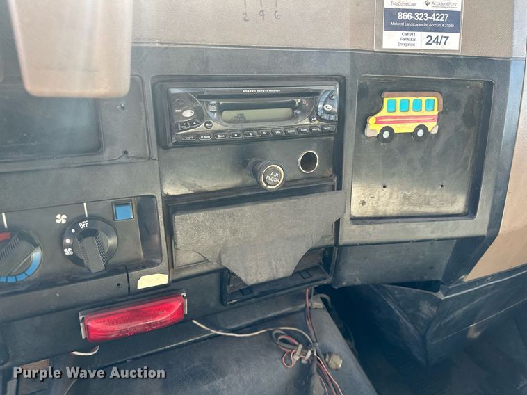 image for item KU9912 1993 International  dump truck