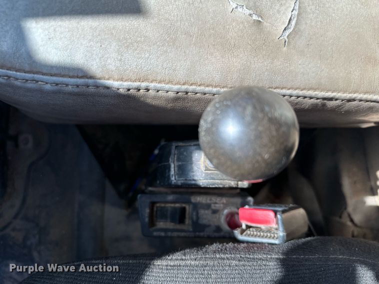 image for item KU9912 1993 International  dump truck