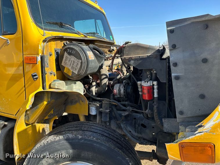 image for item KU9912 1993 International  dump truck