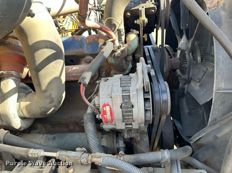 image for item KU9912 1993 International  dump truck