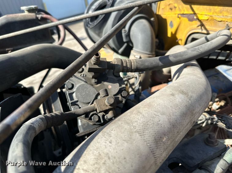 image for item KU9912 1993 International  dump truck