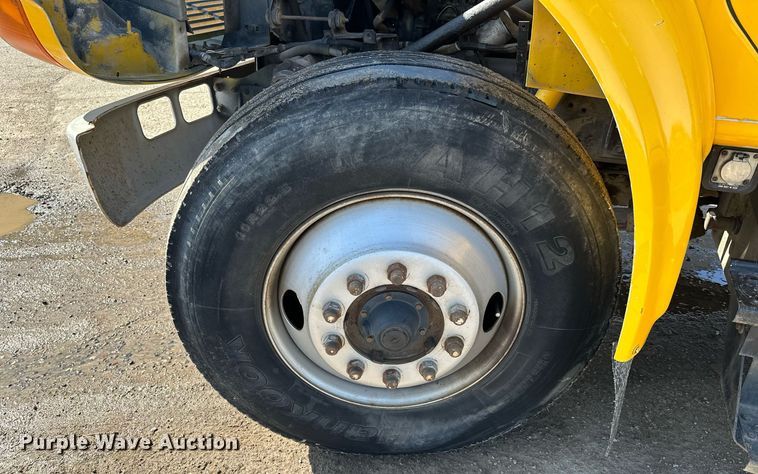 image for item KU9912 1993 International  dump truck