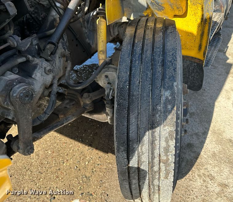 image for item KU9912 1993 International  dump truck