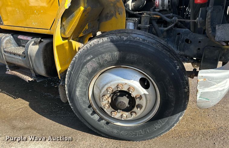 image for item KU9912 1993 International  dump truck