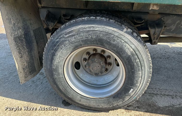 image for item KU9912 1993 International  dump truck