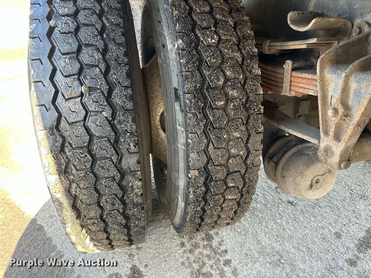 image for item KU9912 1993 International  dump truck