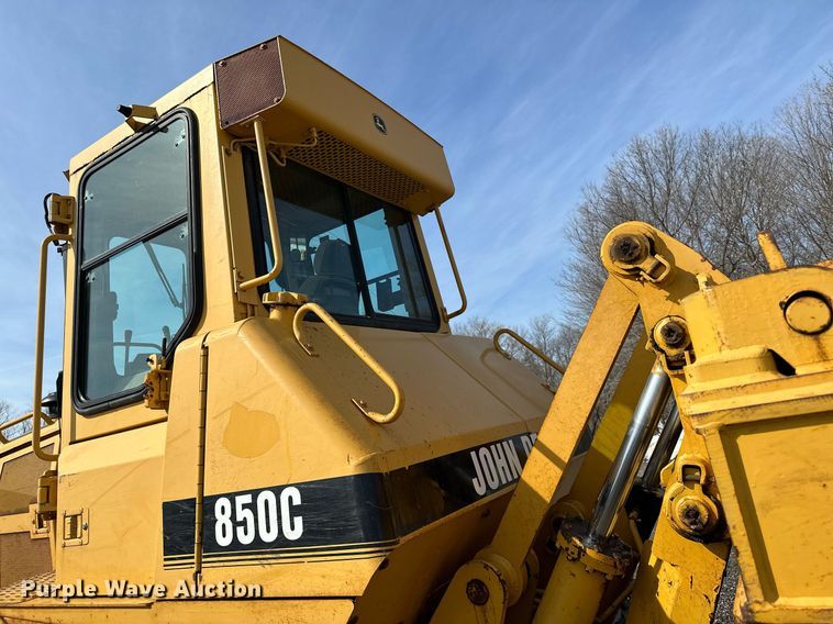 image for item KU9914 1998 John Deere 850C  dozer