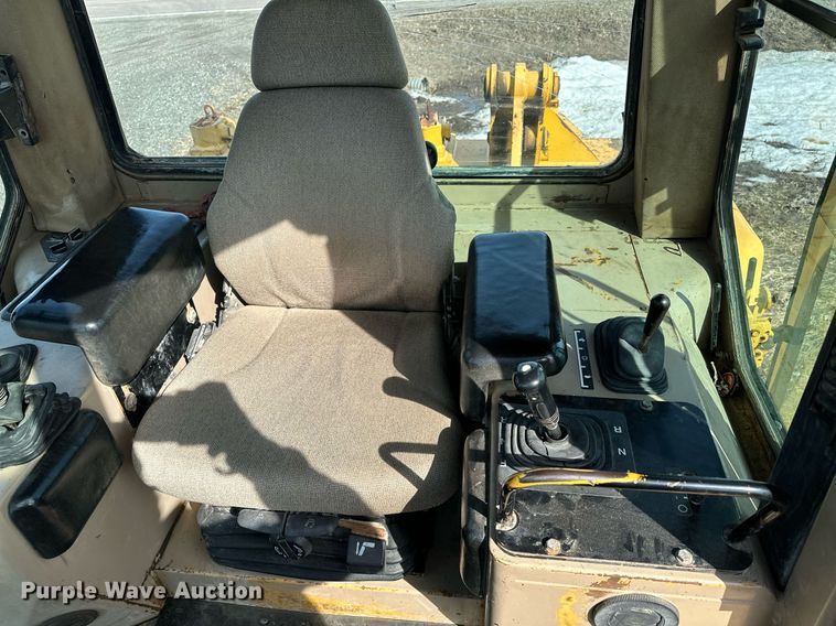 image for item KU9914 1998 John Deere 850C  dozer