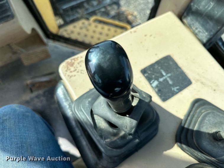 image for item KU9914 1998 John Deere 850C  dozer