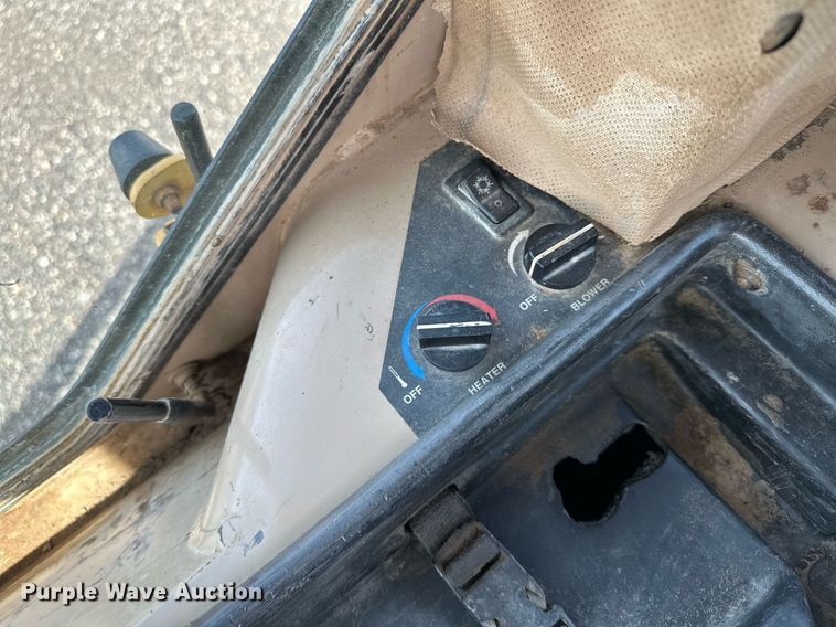 image for item KU9914 1998 John Deere 850C  dozer