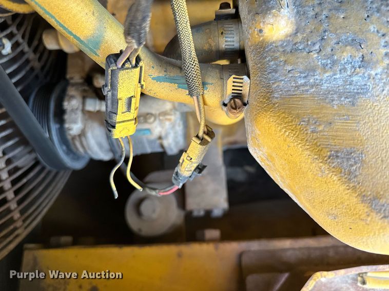 image for item KU9914 1998 John Deere 850C  dozer