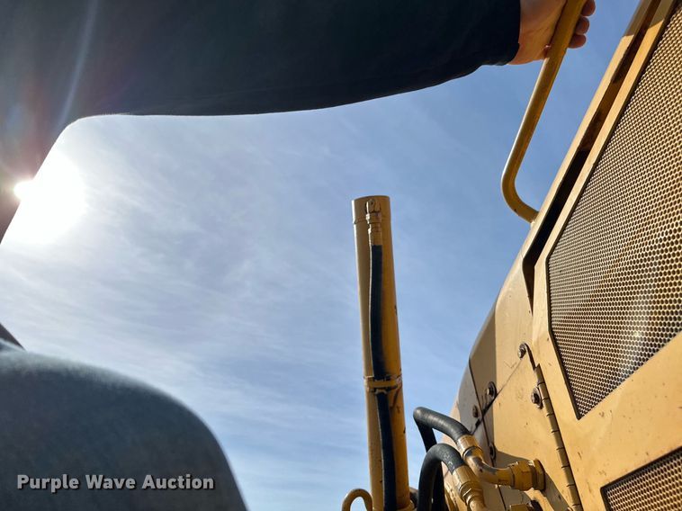 image for item KU9914 1998 John Deere 850C  dozer