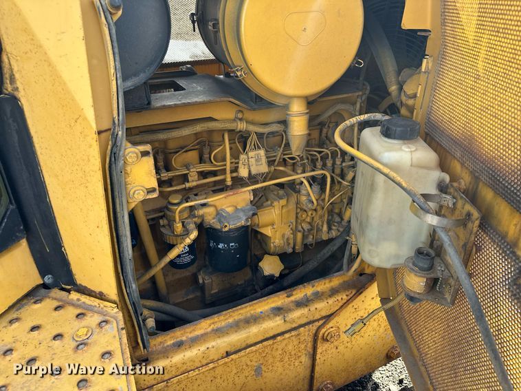 image for item KU9914 1998 John Deere 850C  dozer