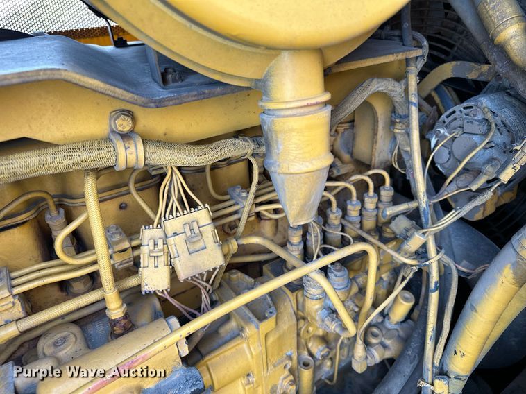 image for item KU9914 1998 John Deere 850C  dozer