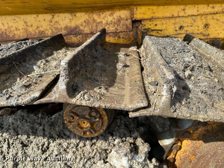 image for item KU9914 1998 John Deere 850C  dozer