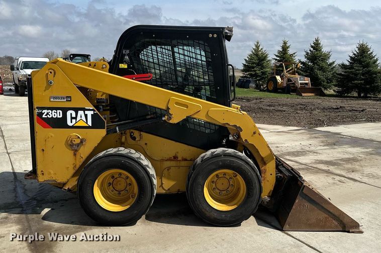 image for item KU9926 2016 Caterpillar 236D  skid steer loader