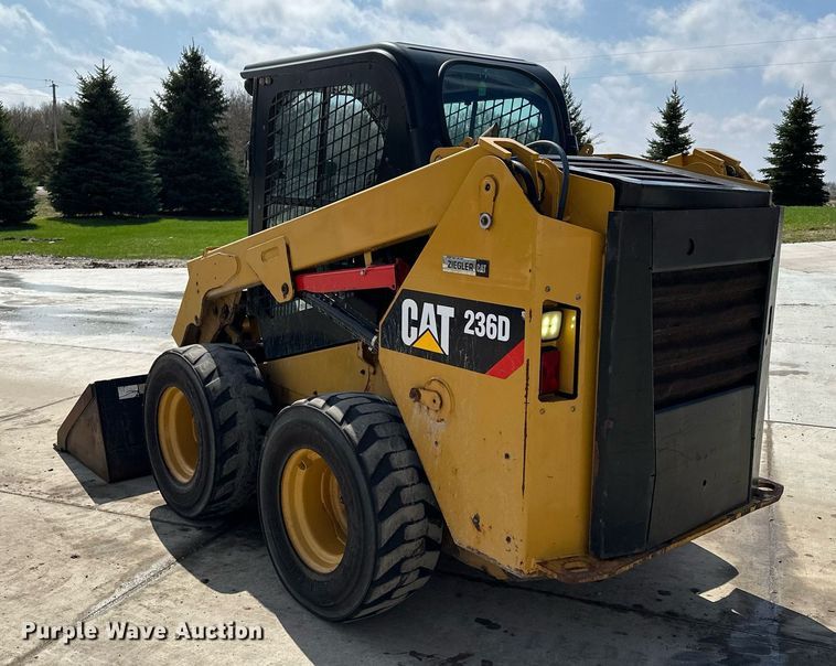 image for item KU9926 2016 Caterpillar 236D  skid steer loader