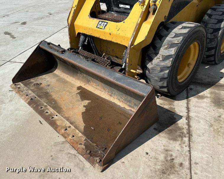 image for item KU9926 2016 Caterpillar 236D  skid steer loader
