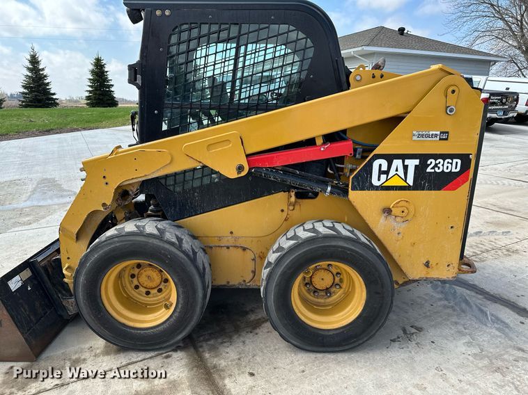 image for item KU9926 2016 Caterpillar 236D  skid steer loader
