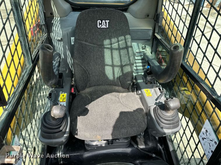 image for item KU9926 2016 Caterpillar 236D  skid steer loader