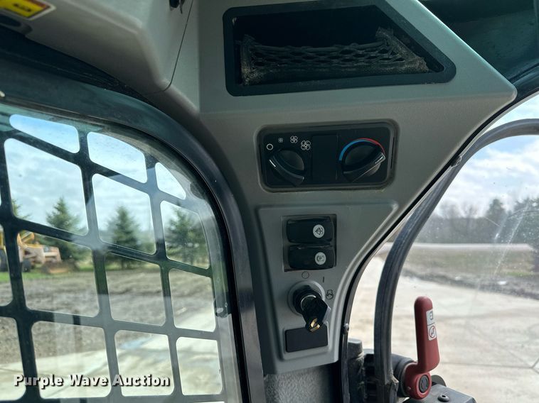 image for item KU9926 2016 Caterpillar 236D  skid steer loader