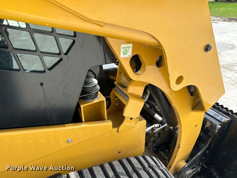 image for item KU9928 2022 Caterpillar 259D3  tracked skid steer loader