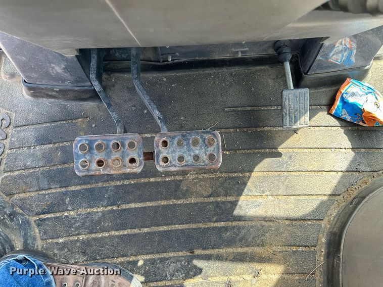 image for item KU9929 2006 Case 570MXT Turbo  landscape tractor