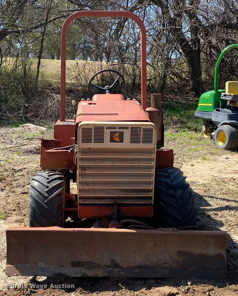 image for item KV9566 1989 Ditch Witch 2310  trencher