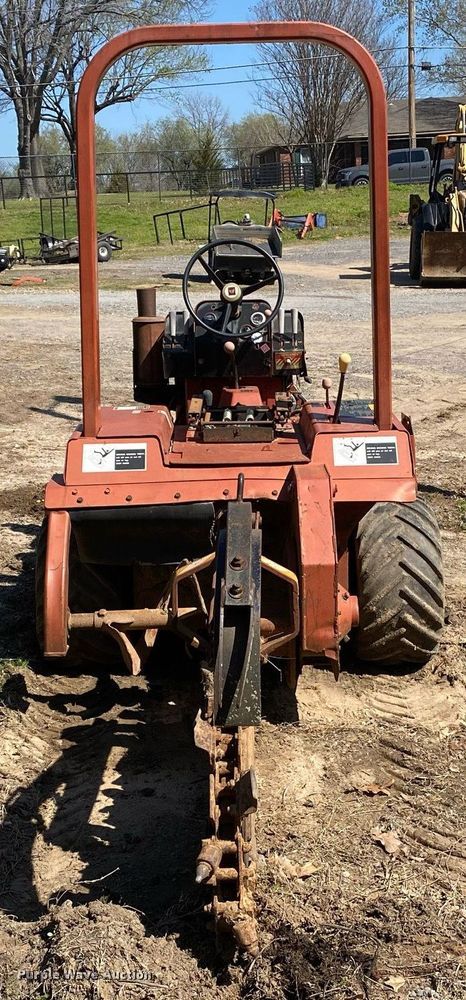 image for item KV9566 1989 Ditch Witch 2310  trencher