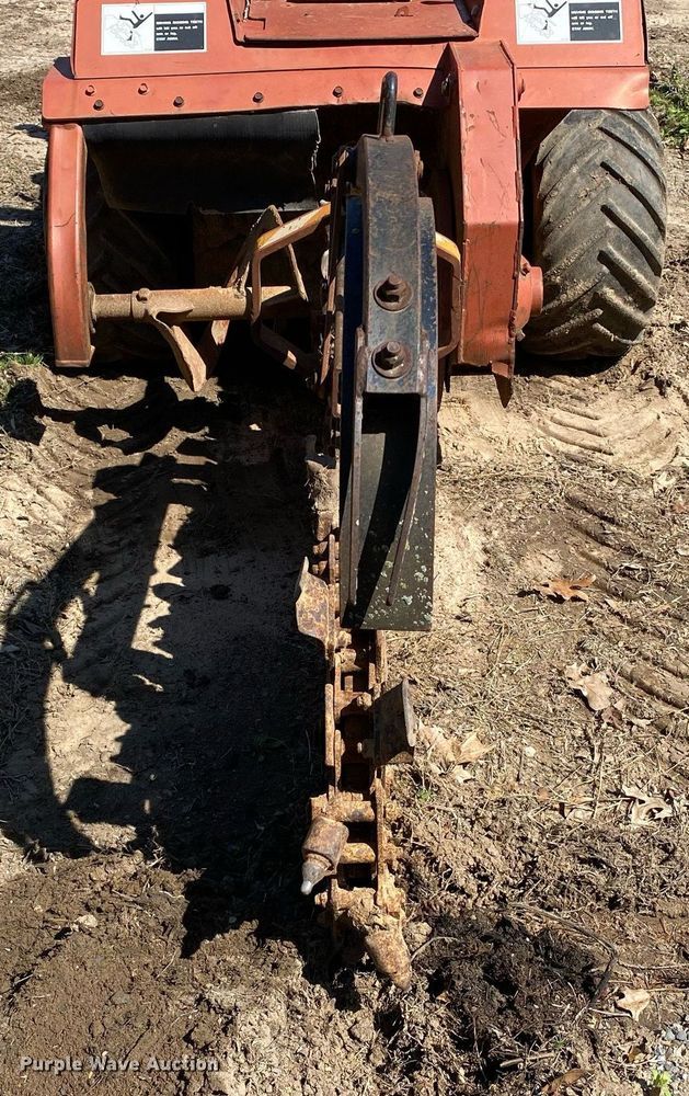 image for item KV9566 1989 Ditch Witch 2310  trencher