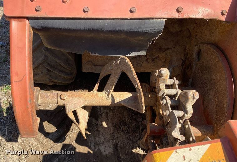 image for item KV9566 1989 Ditch Witch 2310  trencher